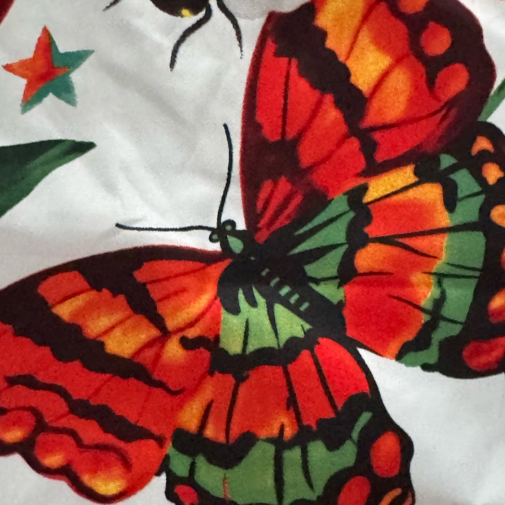 Gucci  (L’aveugle par Amour)Vibrant Scarf with Heart and Butterfly Motifs - Picture 4 of 11
